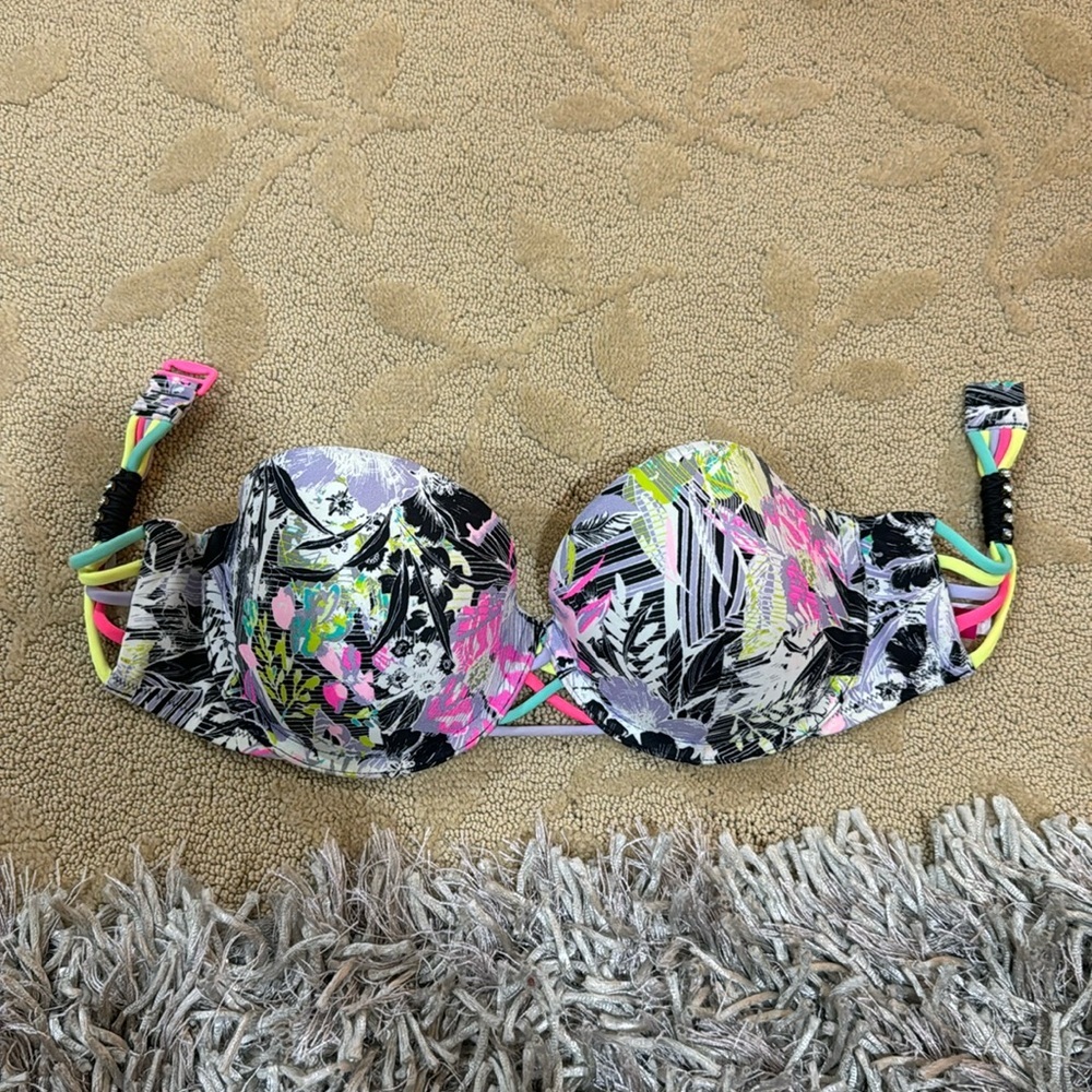 Victorias Secret Swimsuit Top.‎ Women’s 34D.